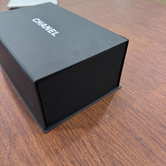Chanel small black magnet boxes with cleaning cloth - Picture 5 of 7